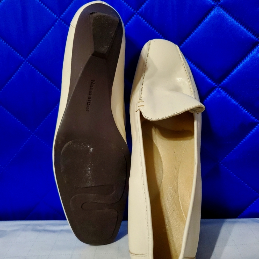 Shoe by Naturalizer - Picture 2 of 4
